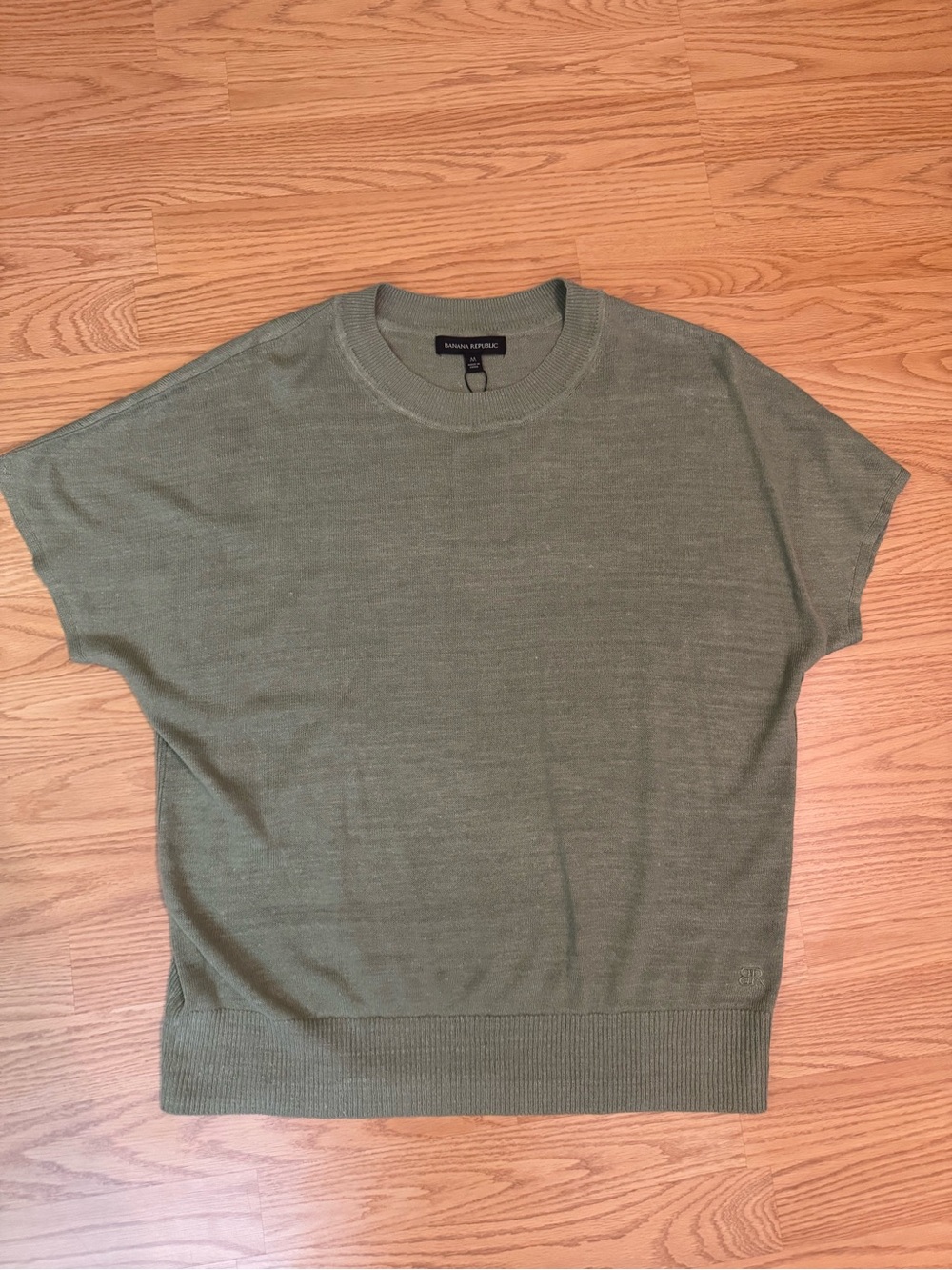 Banana Republic Olive Green Short Sleeve Sweater Top - M